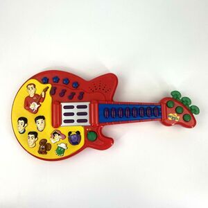The Wiggles Guitar Sing & Dance Red Play Toy Kids 2003 Musical Instrument WORKS